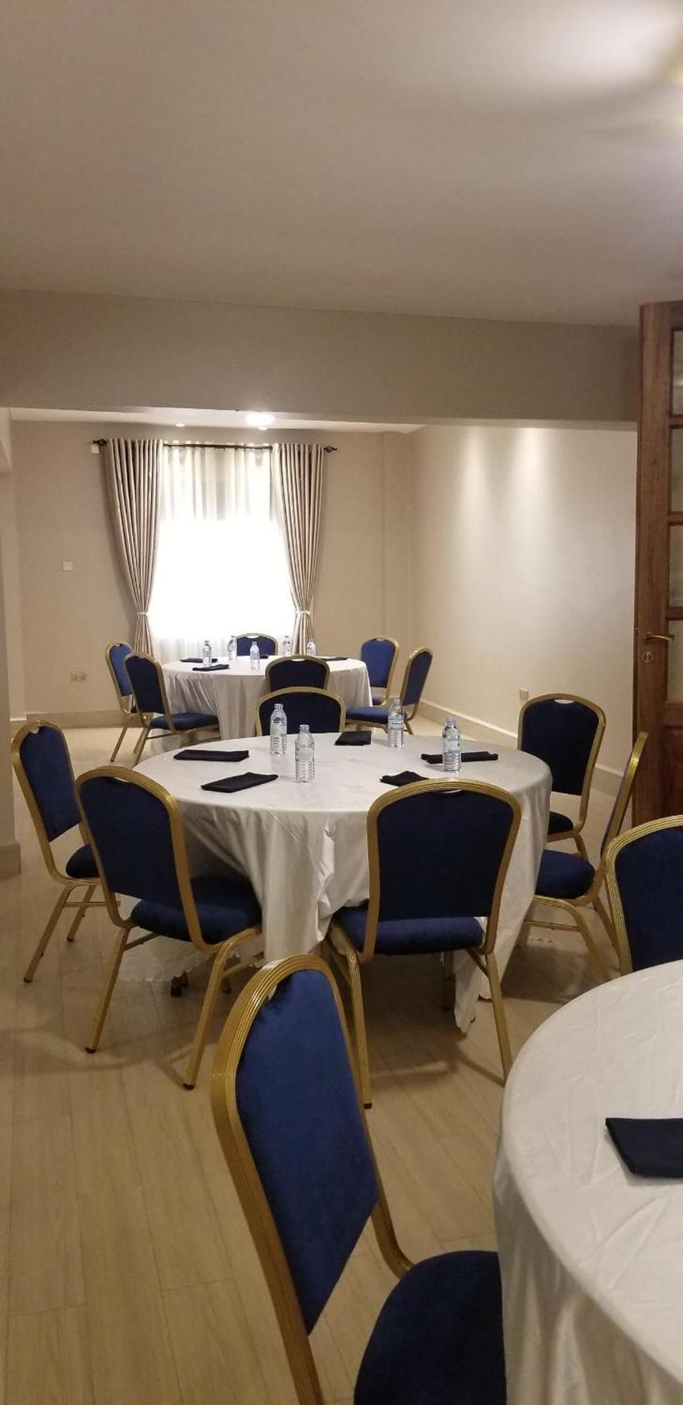 Blue Berries Hotel Entebbe Dış mekan fotoğraf